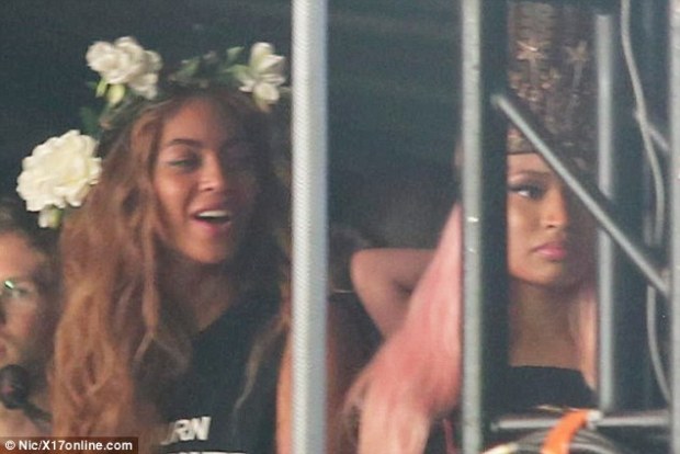 nicki ignoring bey