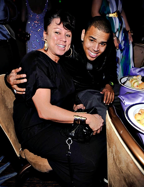 chris brown and mom.jpg